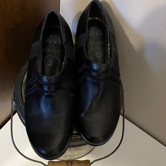 Unique heel Dansko Black Leather Shoes - Picture 5 of 7